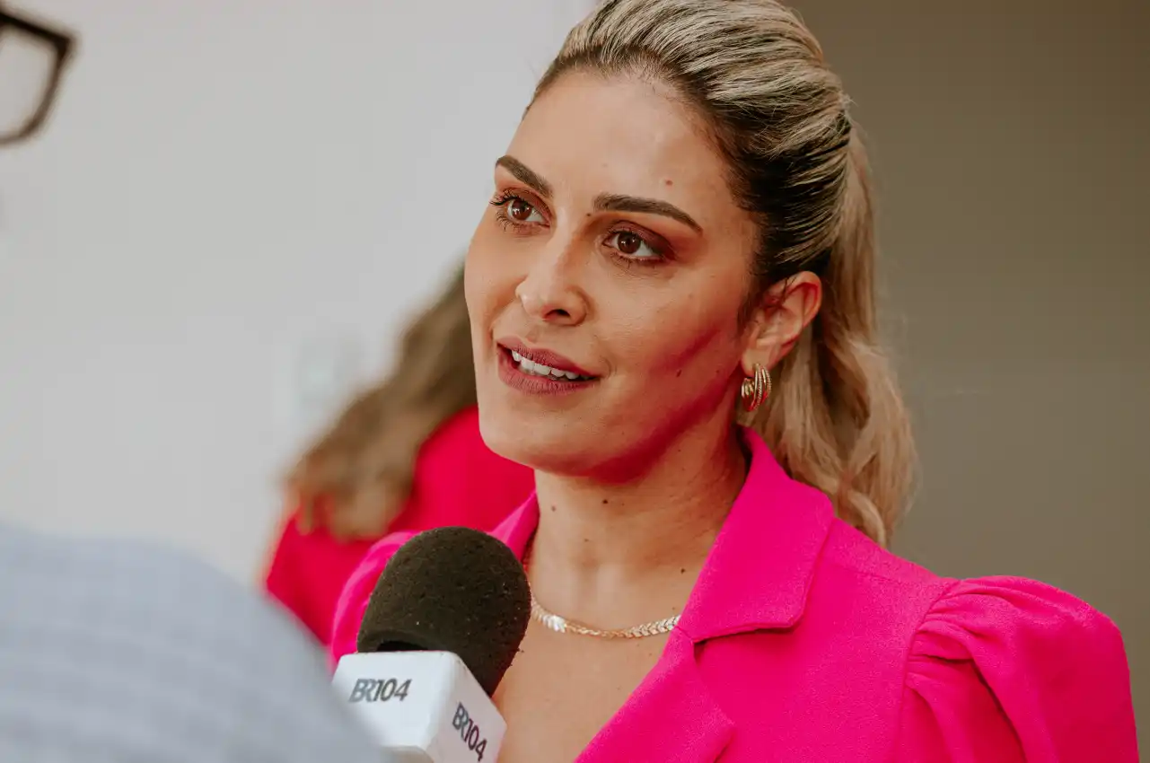 Prefeita Angela Vanessa